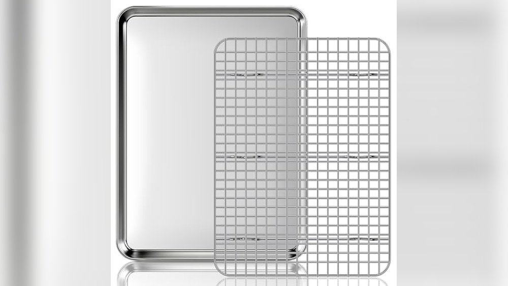 Best Stainless Steel Cookie Sheet displayed with freshly baked cookies